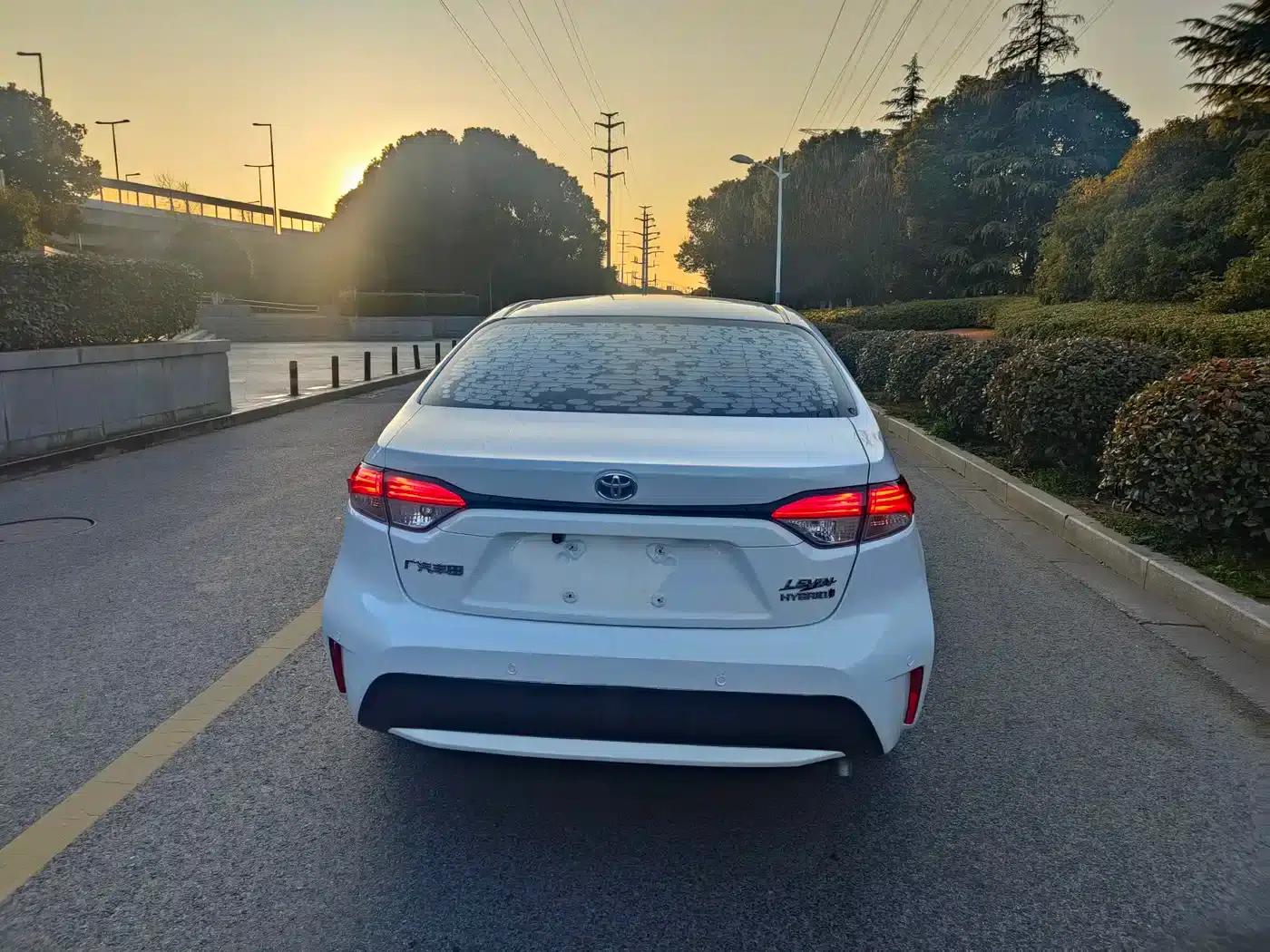 Levin 2022 Hybrid 1.8H E-CVT Entry Edition — миниатюра 5
