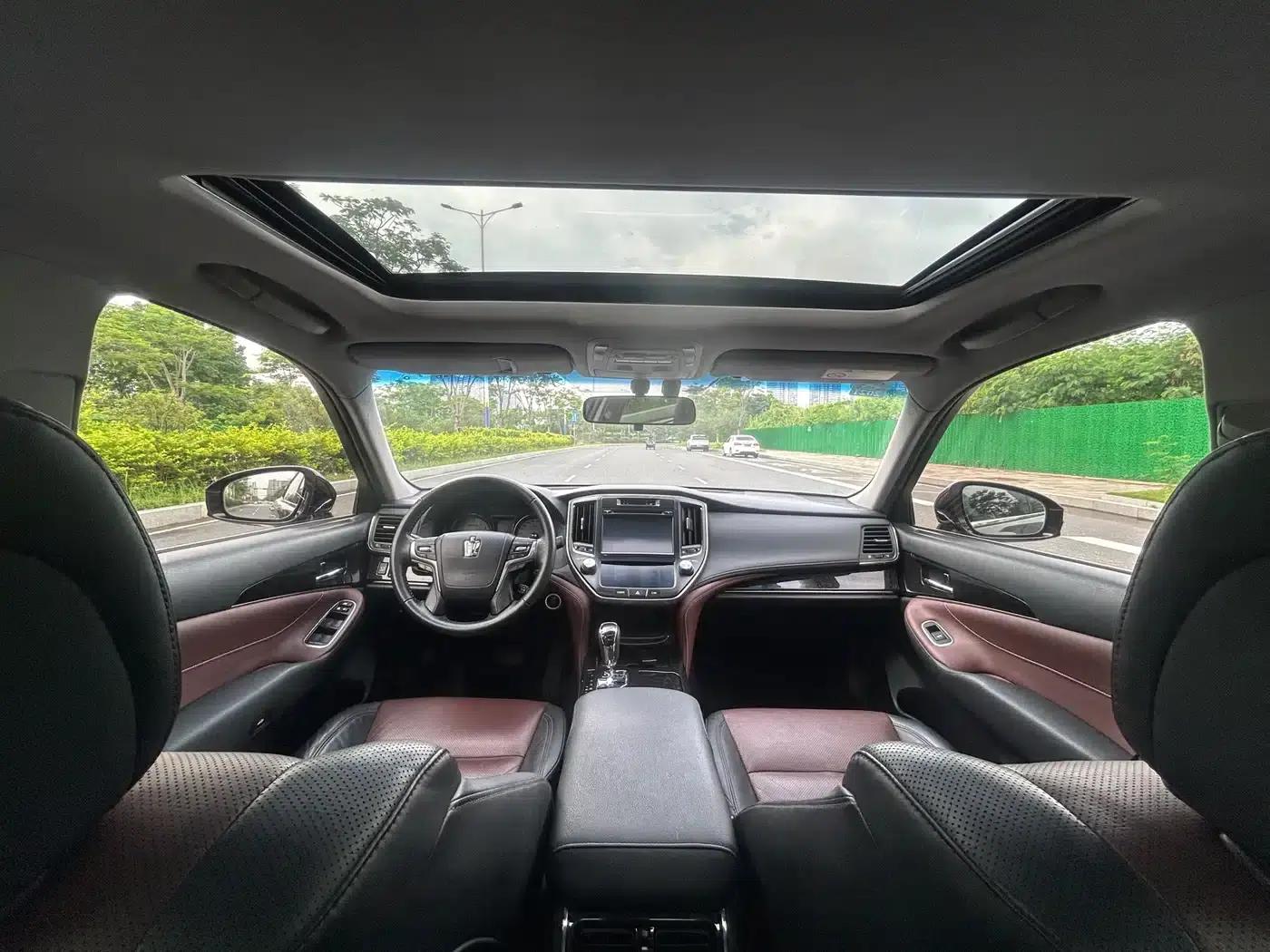 Crown 2018 2.0T Sport Edition — миниатюра 8