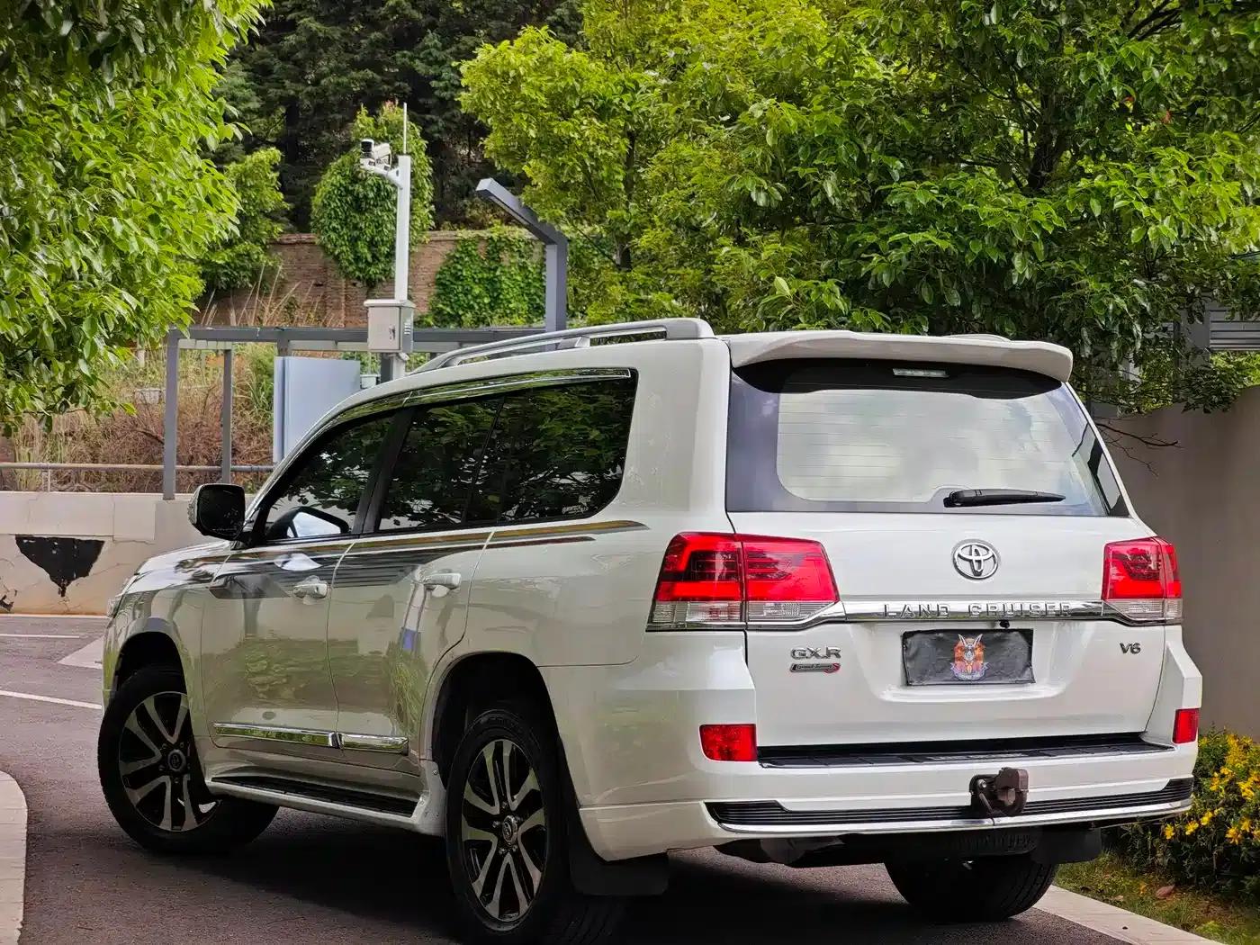 2016 Land Cruiser (Imported) 4.0L Middle East Edition — миниатюра 7