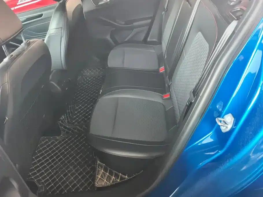 2020 Ford Focus Sedan EcoBoost 180 Automatic ST Line — миниатюра 11