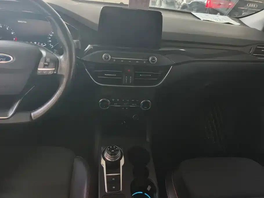 2020 Ford Focus Sedan EcoBoost 180 Automatic ST Line — миниатюра 13