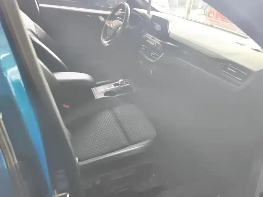 2020 Ford Focus Sedan EcoBoost 180 Automatic ST Line — миниатюра 8