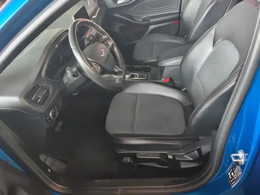 2020 Ford Focus Sedan EcoBoost 180 Automatic ST Line — миниатюра 9