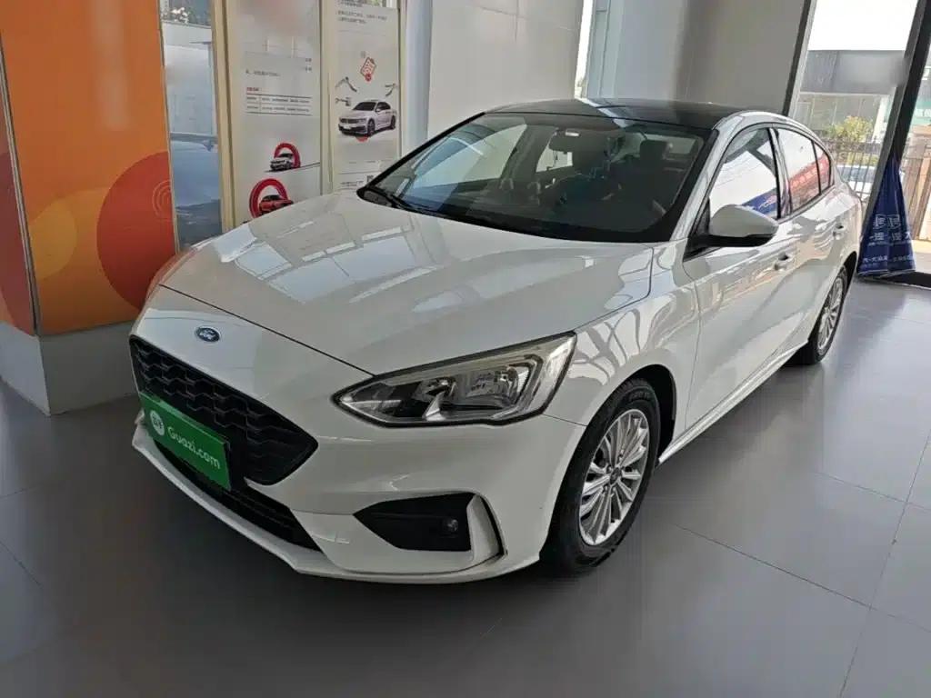 Ford Focus 2020 Sedan 1.5L Automatic Sport Edition — миниатюра 2