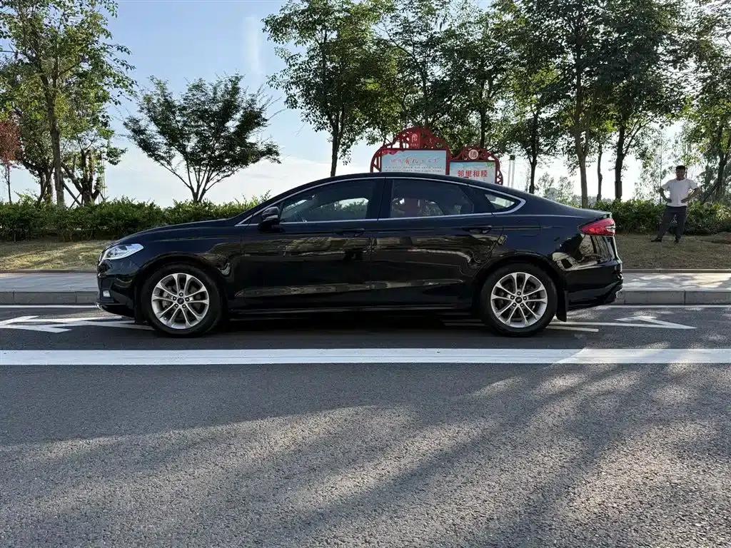 2020 Ford Mondeo EcoBoost 180 Fashion Edition — миниатюра 10