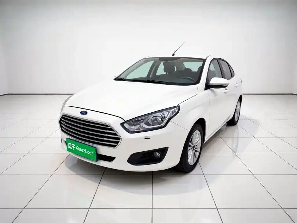 Ford Focus 2015 1.5L Manual Comfort Model — миниатюра 1