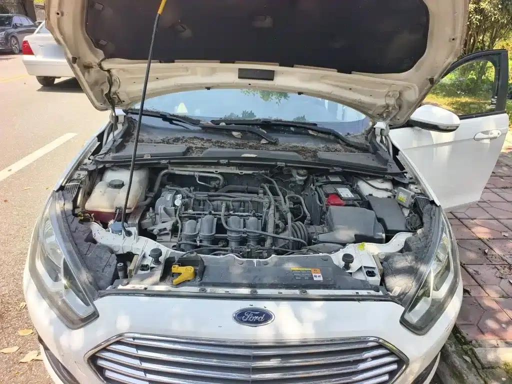 Ford Focus 2015 1.5L Manual Comfort Model — миниатюра 21