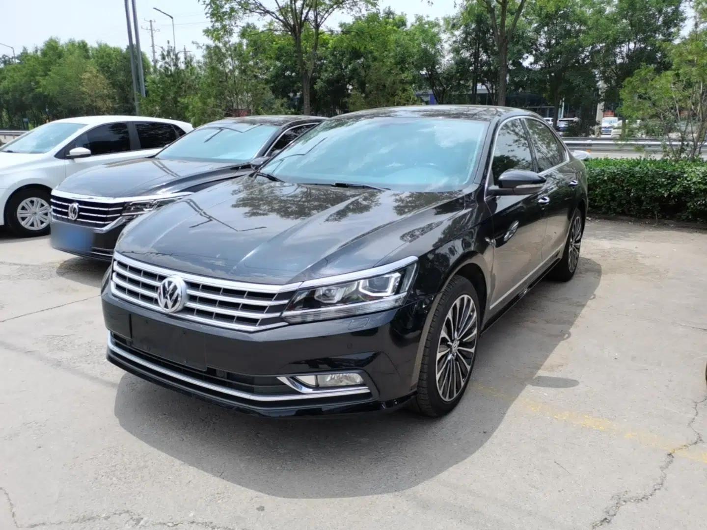 Volkswagen Passat 2017 330TSI DSG Prestige Edition — миниатюра 1