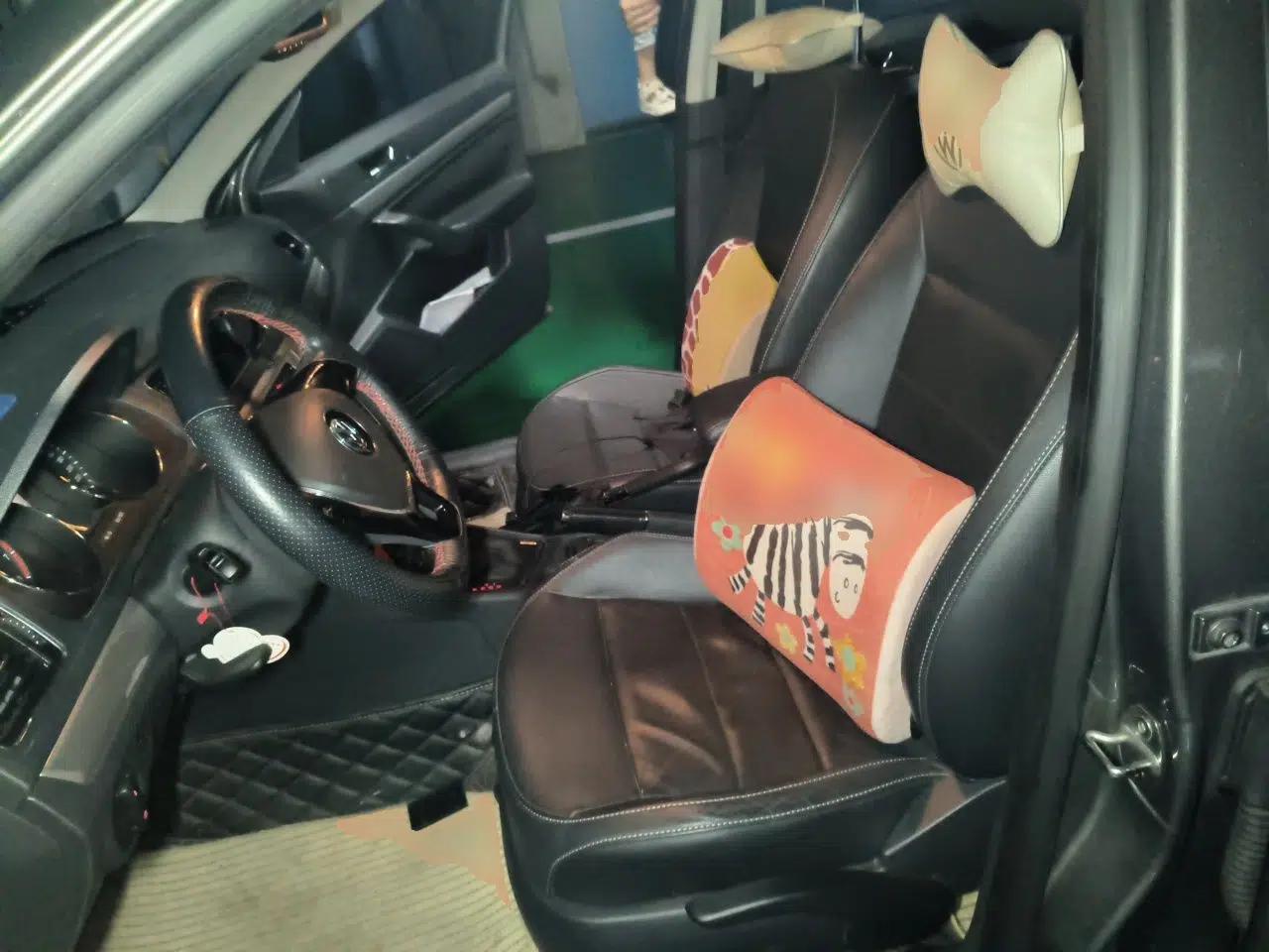 Volkswagen Lavida 2015 1.6L Automatic Comfort Edition — миниатюра 15