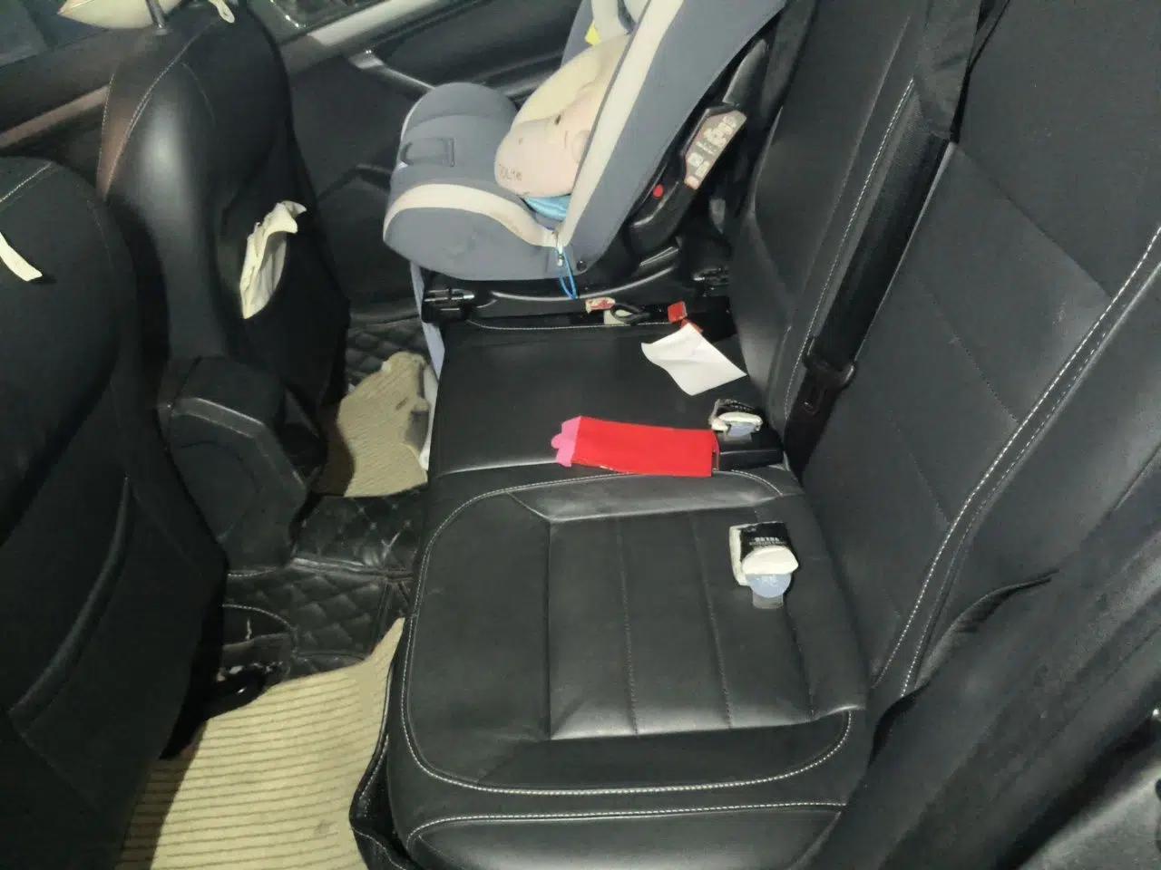 Volkswagen Lavida 2015 1.6L Automatic Comfort Edition — миниатюра 17