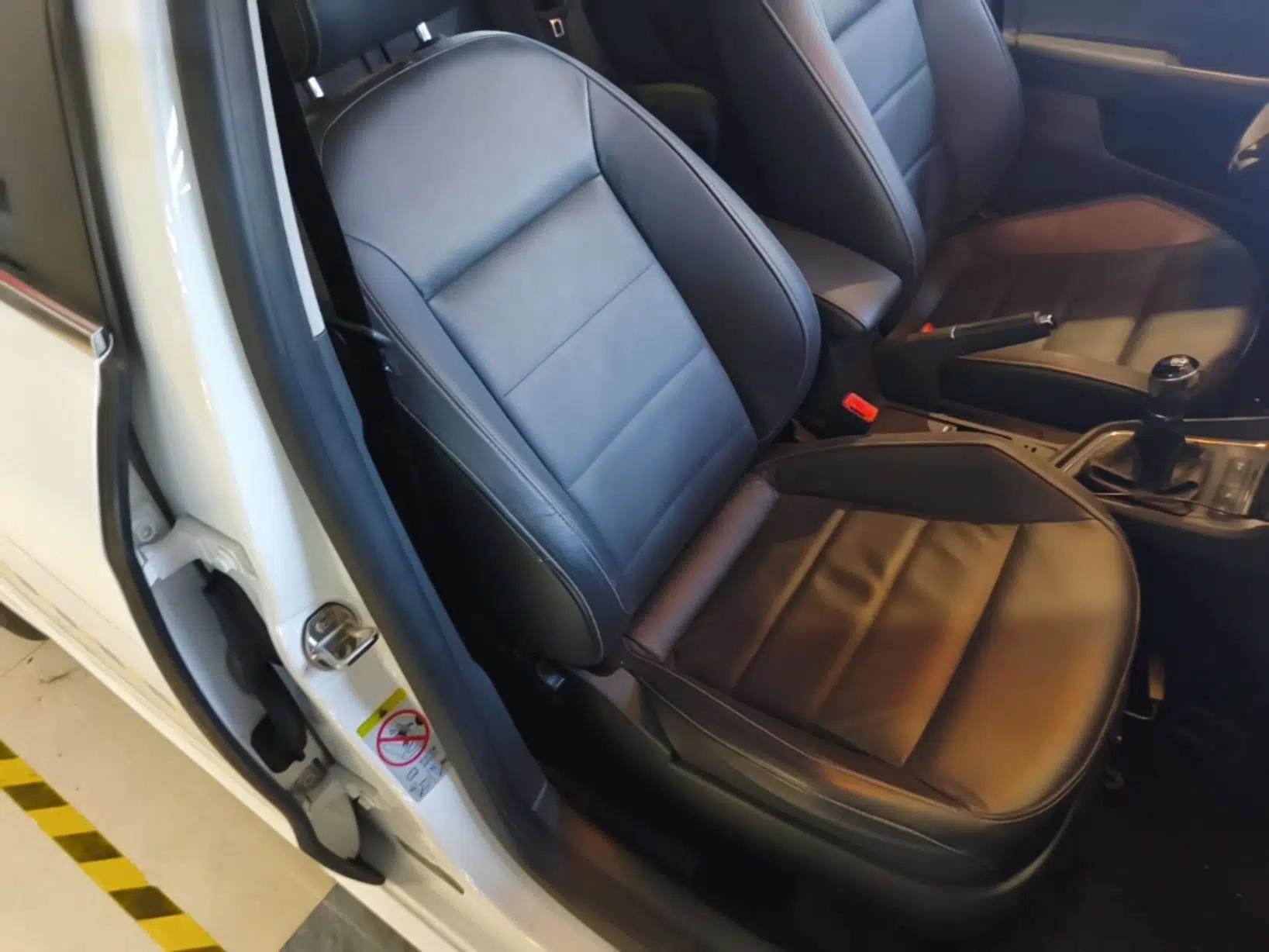 Volkswagen Lavida 2015 1.6L Manual Comfort Edition — миниатюра 19