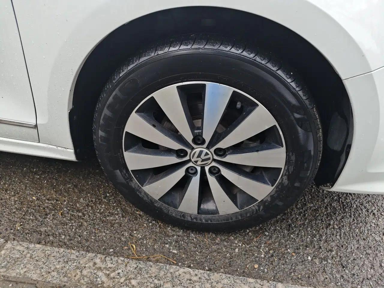 Volkswagen Sagitar 2018 1.6L Automatic Comfort Model — миниатюра 8