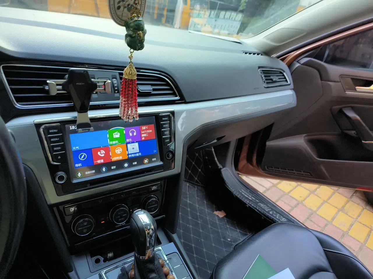 Volkswagen Lamando 2015 280TSI DSG Comfort Edition — миниатюра 13