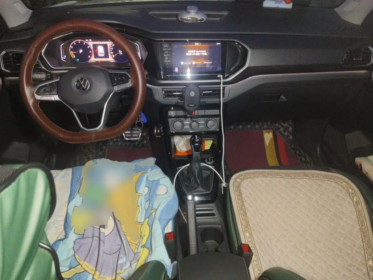 Volkswagen Tacqua 2020 1.5L Automatic R-Line — миниатюра 9