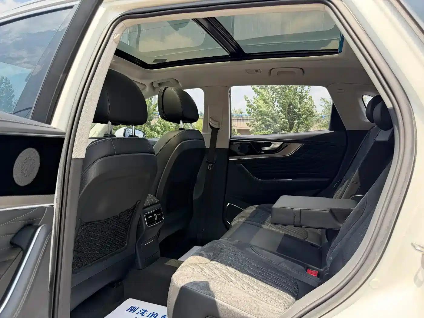 Hongqi HS5 2022 2.0T Intelligent Flagship Enjoyment Edition — миниатюра 6