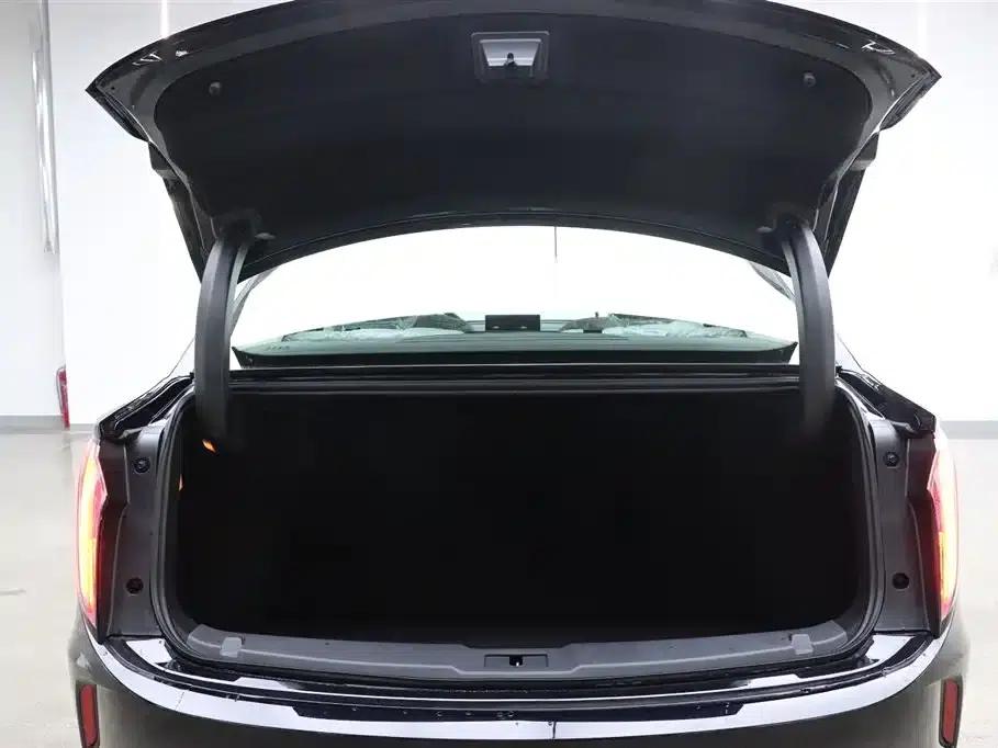 Hongqi E-QM5 2025 model, 500km range, taxi version — миниатюра 8