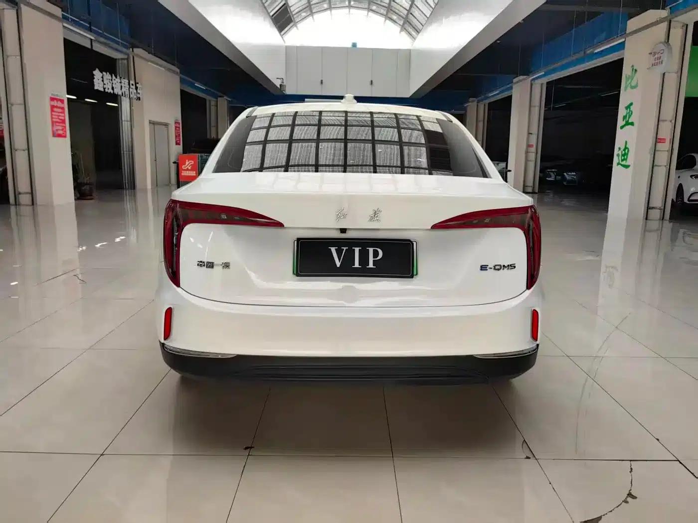 Hongqi E-QM5 2022 Model, 431km Charging Enjoyment Edition — миниатюра 8