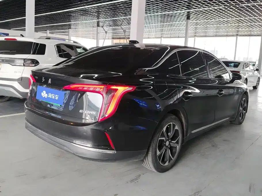 Hongqi E-QM5 2021 Charging Didi Edition — миниатюра 3
