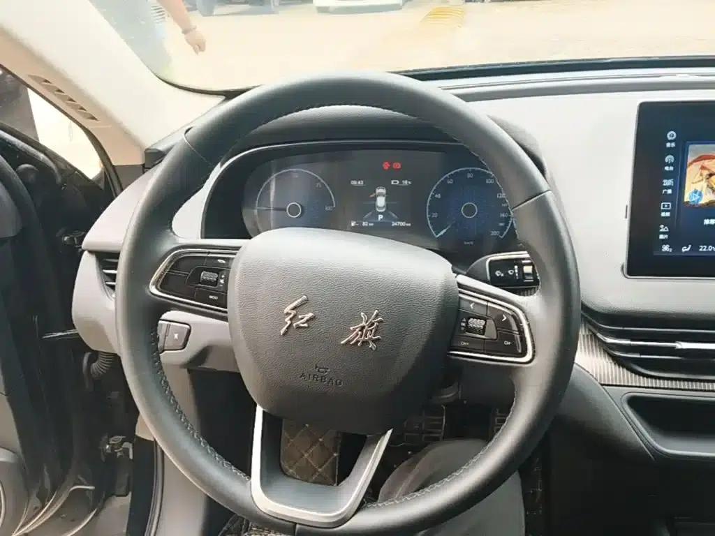 Hongqi E-QM5 2023 Facelift Basic Travel Edition — миниатюра 11