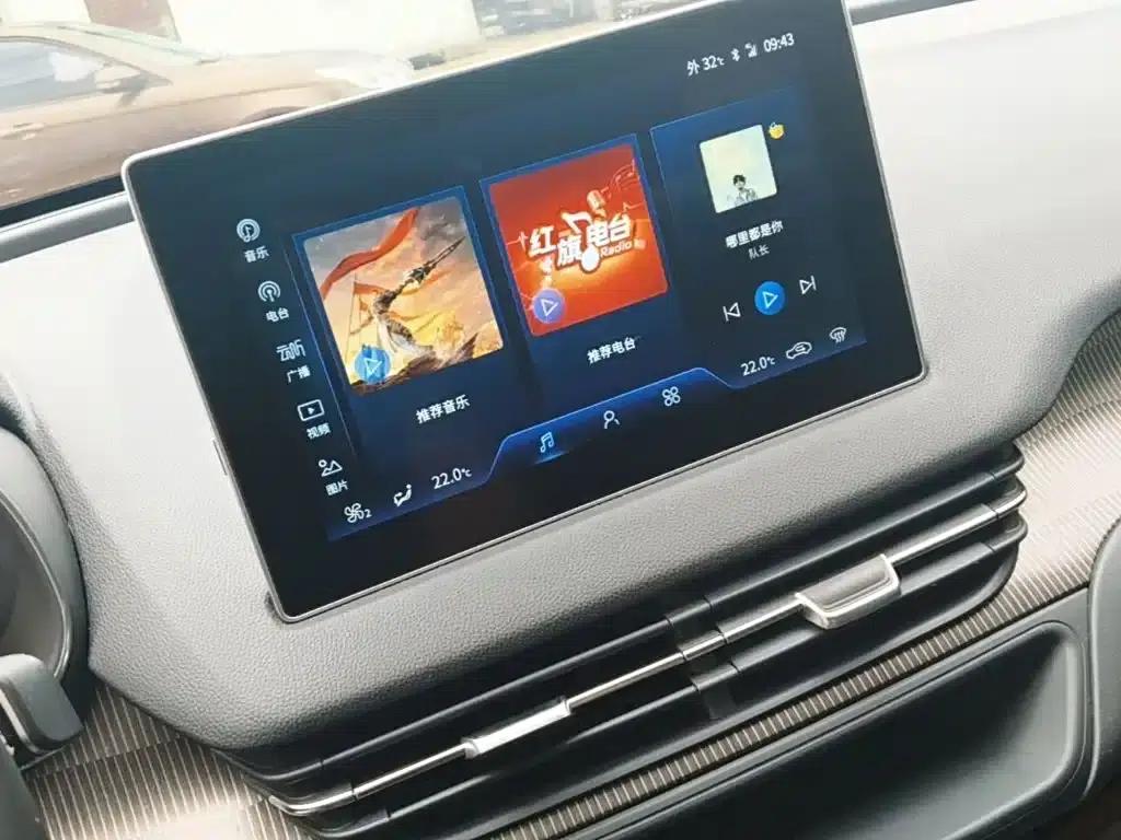 Hongqi E-QM5 2023 Facelift Basic Travel Edition — миниатюра 13