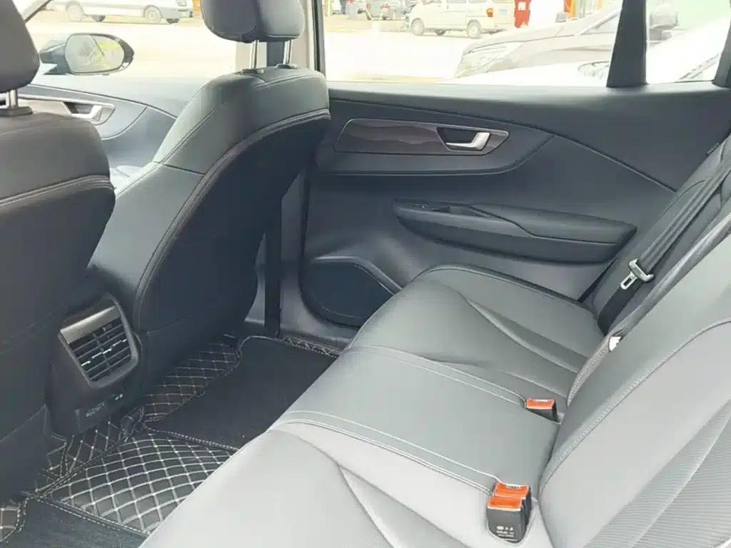 Hongqi E-QM5 2023 Facelift Basic Travel Edition — миниатюра 17