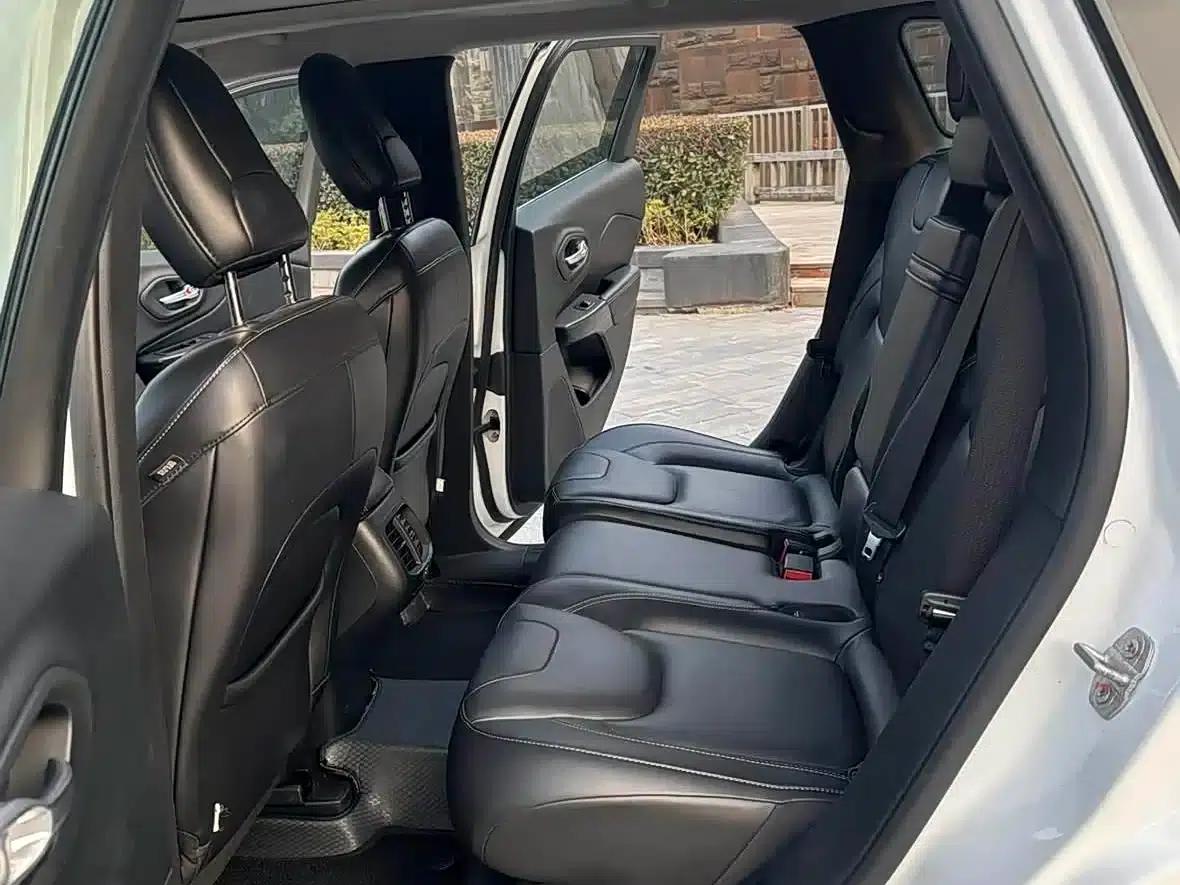 2015 Jeep Cherokee 2.4L Elite Edition (Imported) — миниатюра 17