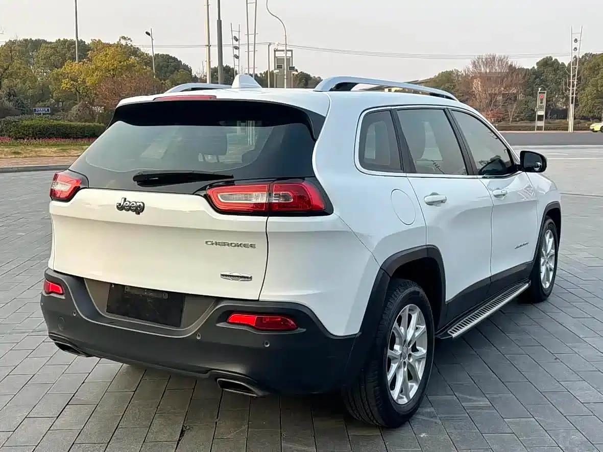 2015 Jeep Cherokee 2.4L Elite Edition (Imported) — миниатюра 5