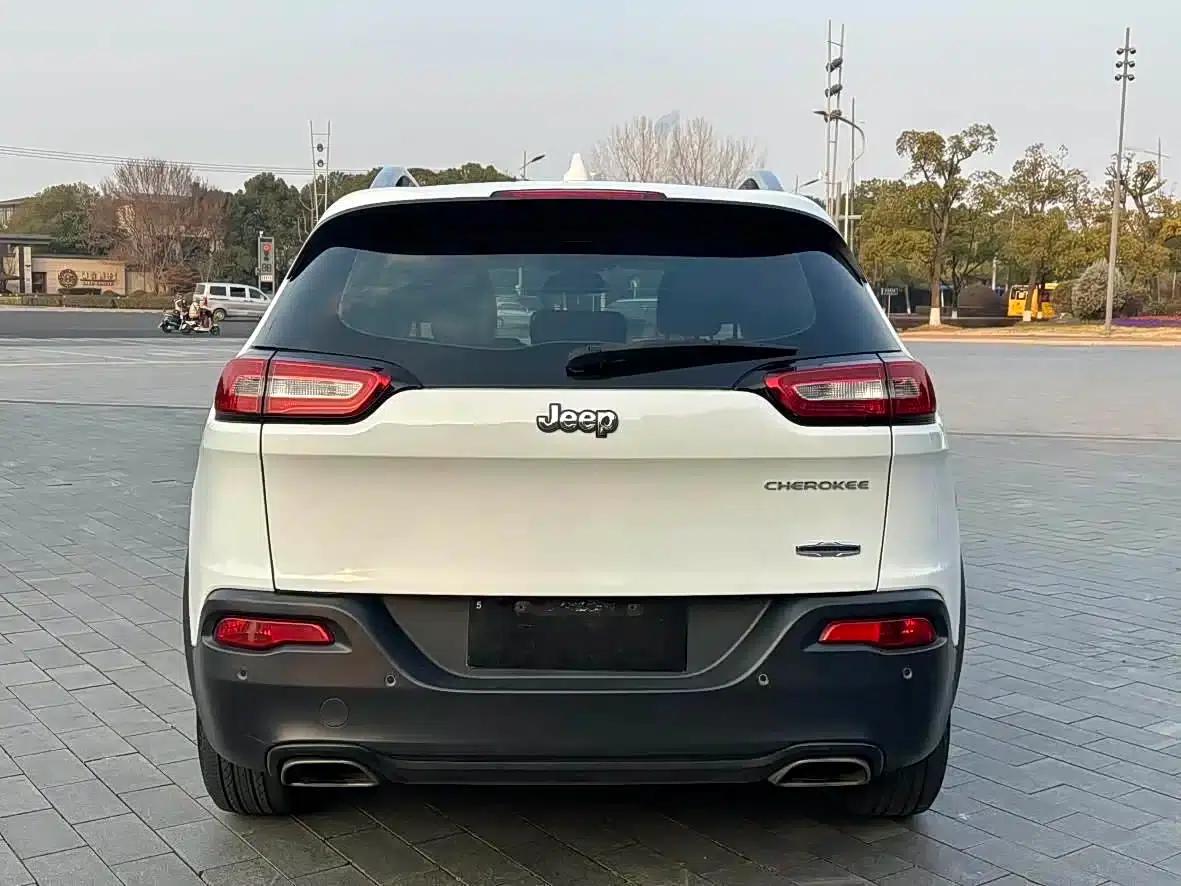 2015 Jeep Cherokee 2.4L Elite Edition (Imported) — миниатюра 6