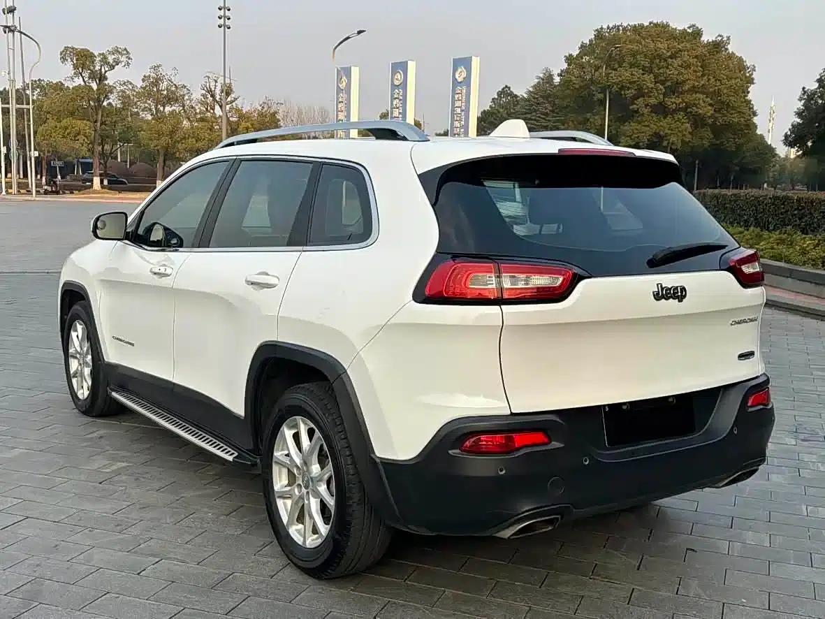 2015 Jeep Cherokee 2.4L Elite Edition (Imported) — миниатюра 7