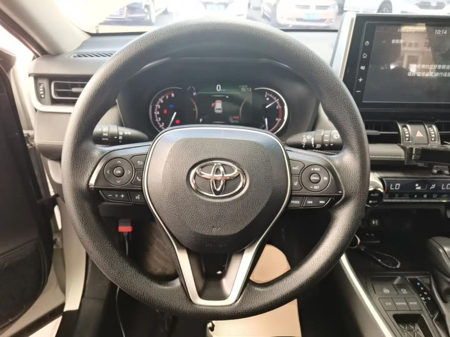 Toyota RAV4 2020 2.0L CVT Two-Wheel Drive Fashion Edition — миниатюра 13