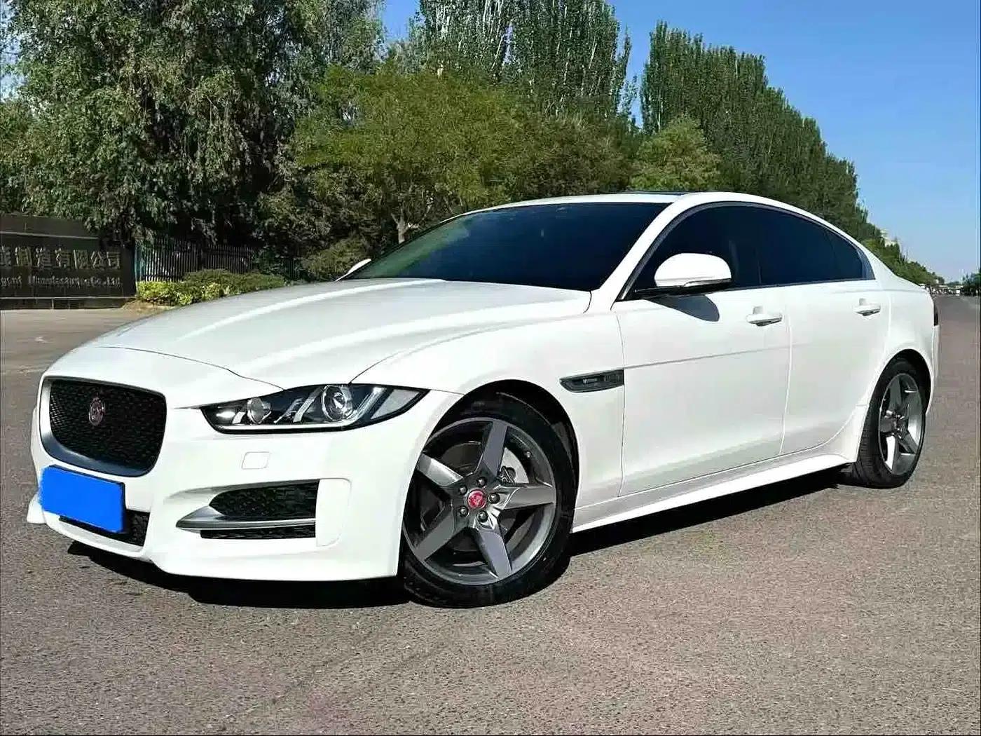 Jaguar XE 2017 2.0T 200PS R-Sport — миниатюра 1