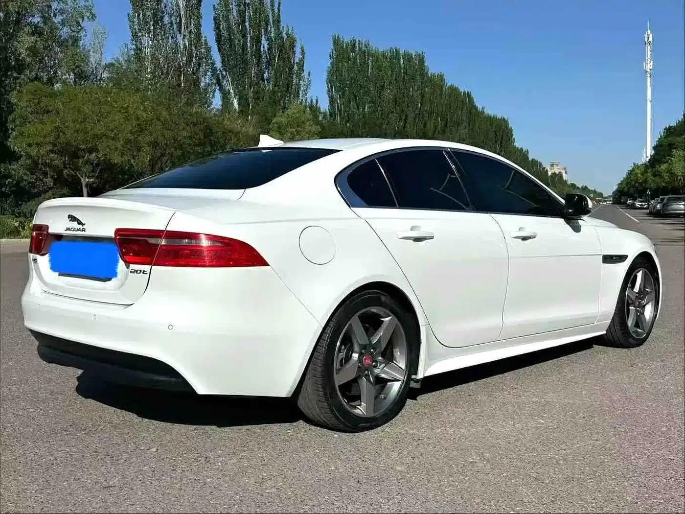 Jaguar XE 2017 2.0T 200PS R-Sport — миниатюра 7