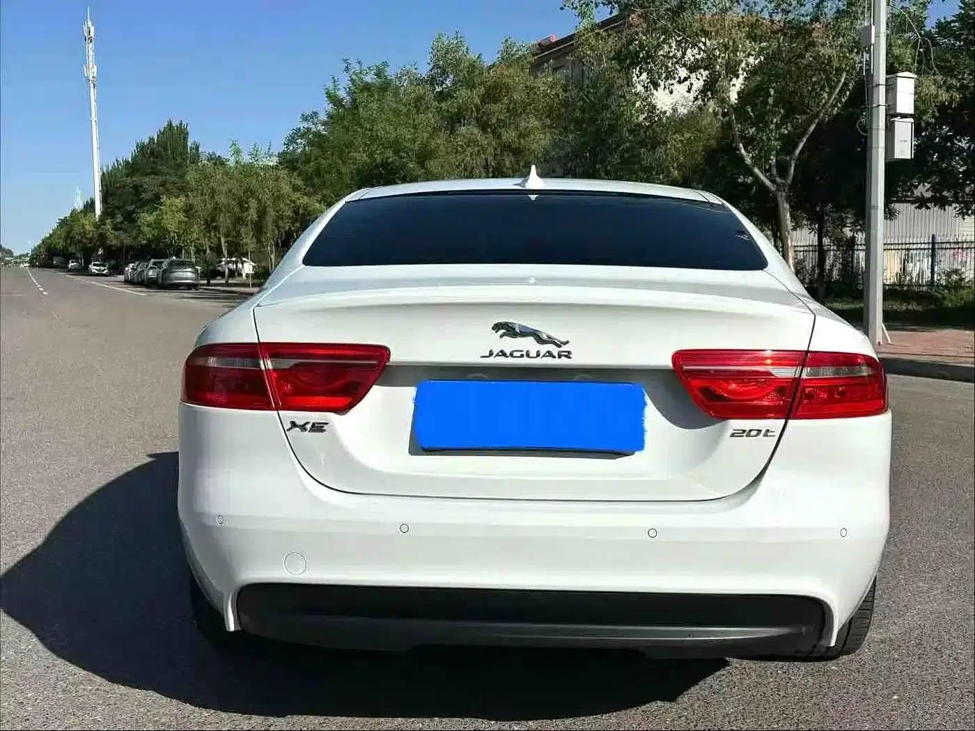 Jaguar XE 2017 2.0T 200PS R-Sport — миниатюра 8