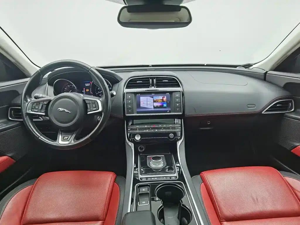 Jaguar XE 2015 2.0T 200PS R-Sport — миниатюра 5