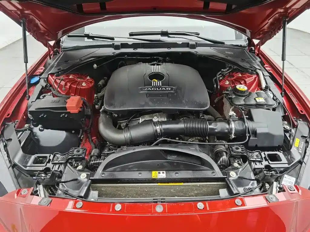 Jaguar XE 2015 2.0T 200PS R-Sport — миниатюра 6