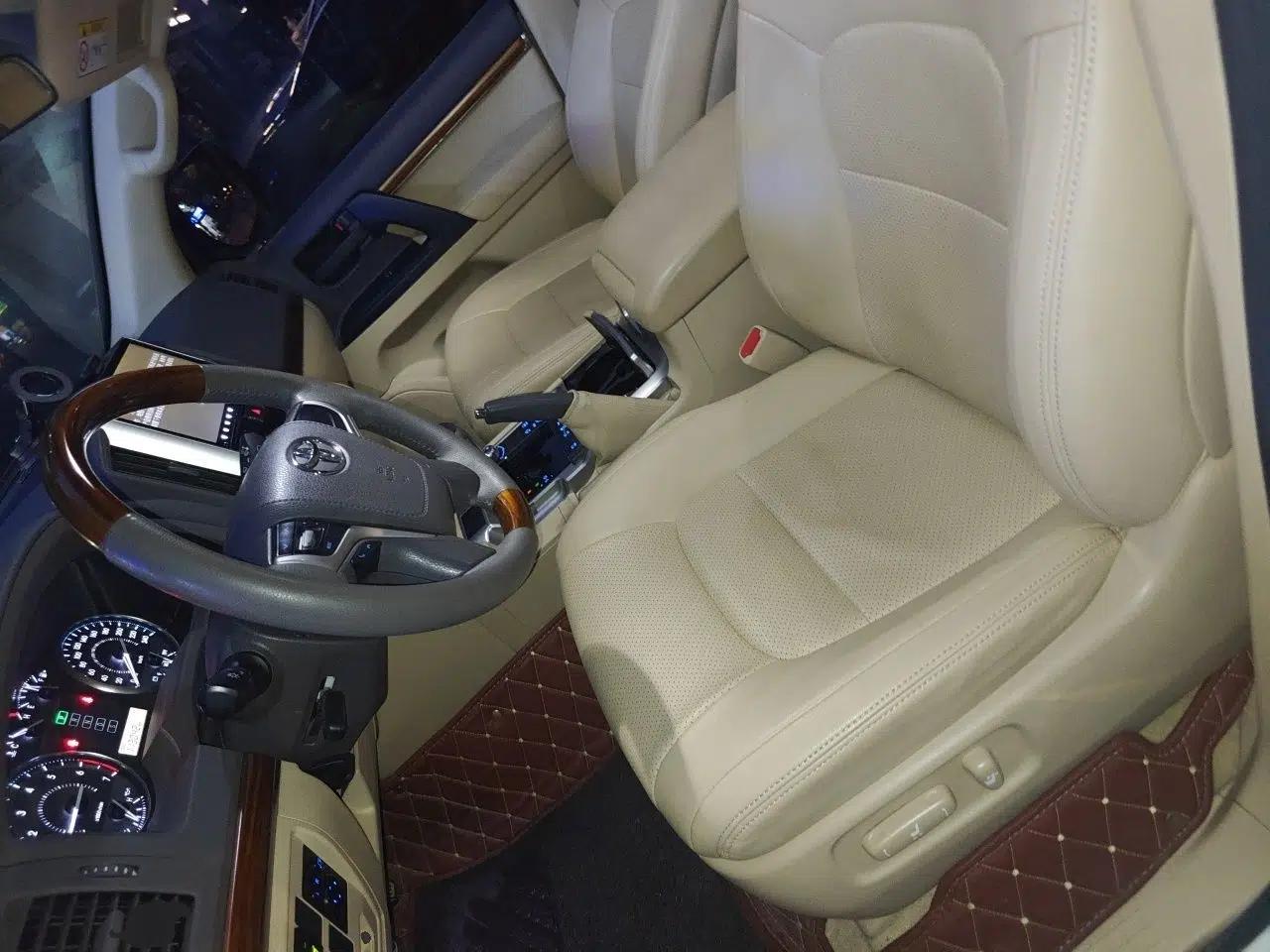 Toyota Land Cruiser 2017 4.0L GX-R Sunroof – Middle East — миниатюра 15