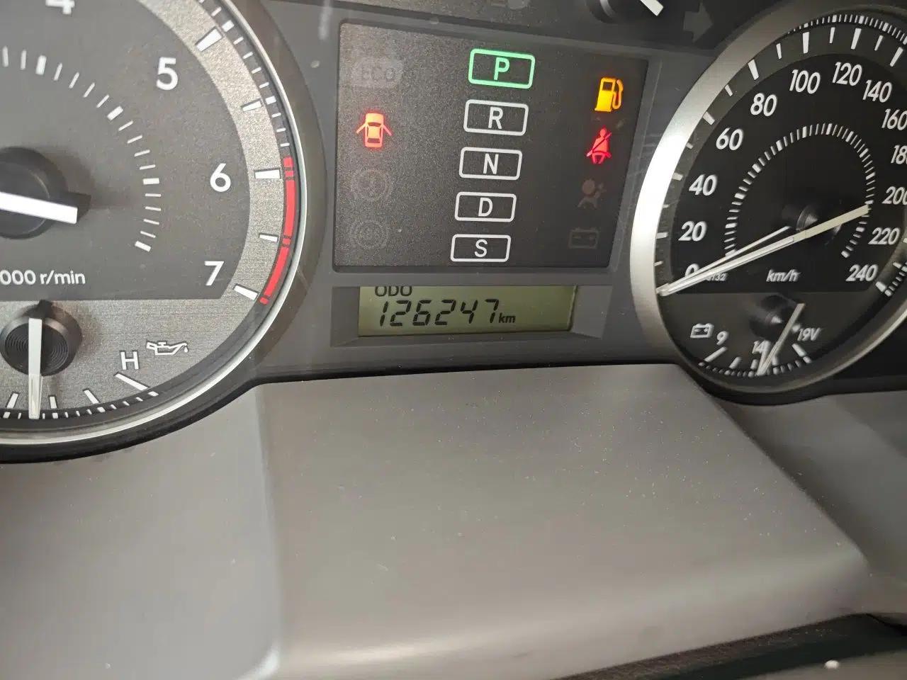 Toyota Land Cruiser 2019 Toyota Land Cruiser 4.0-liter automatic gasoline, 7 seats — миниатюра 12