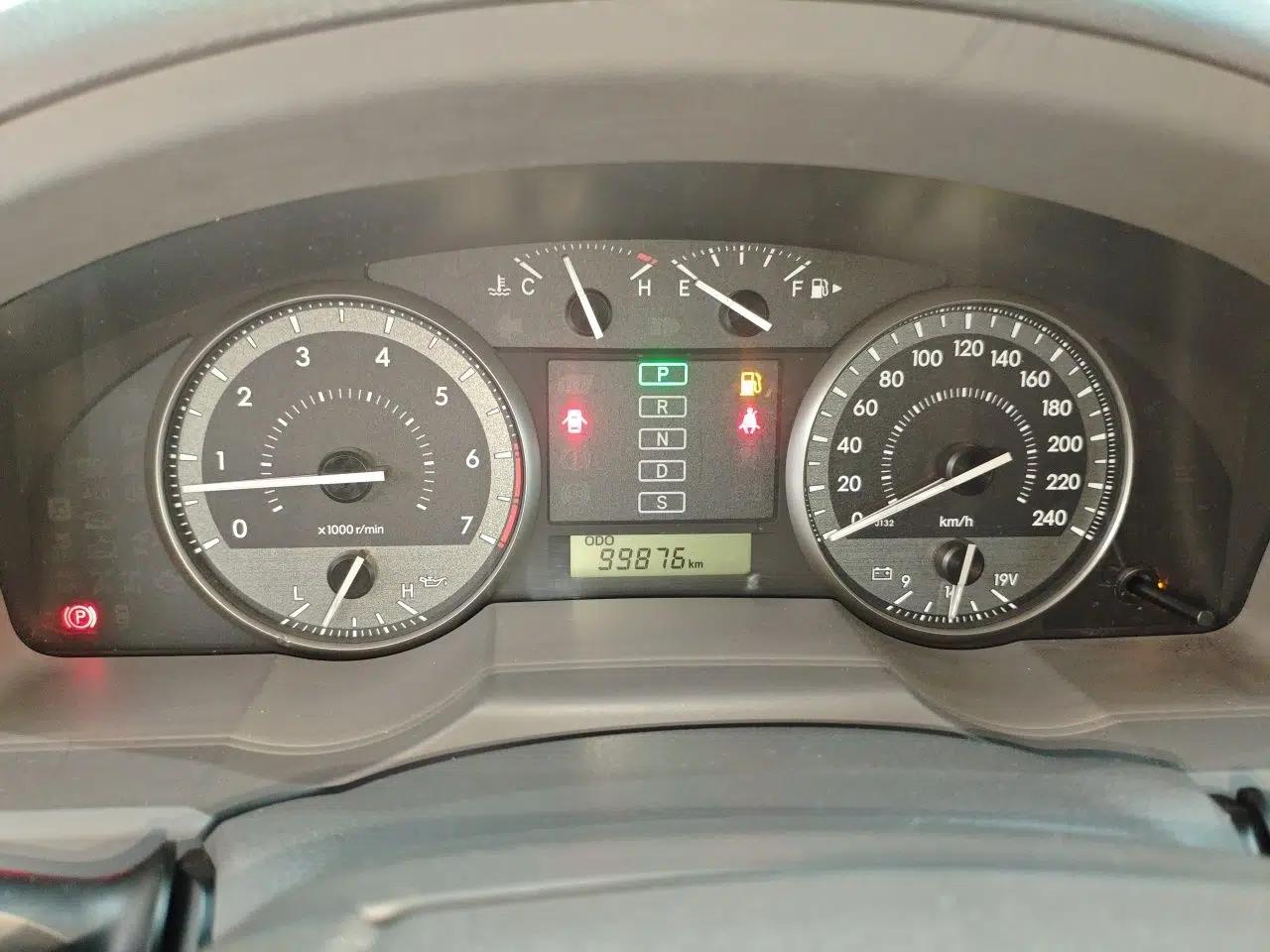 Toyota Land Cruiser 2016 Toyota Land Cruiser 4.0 Automatic Gasoline (8-Seater) — миниатюра 11