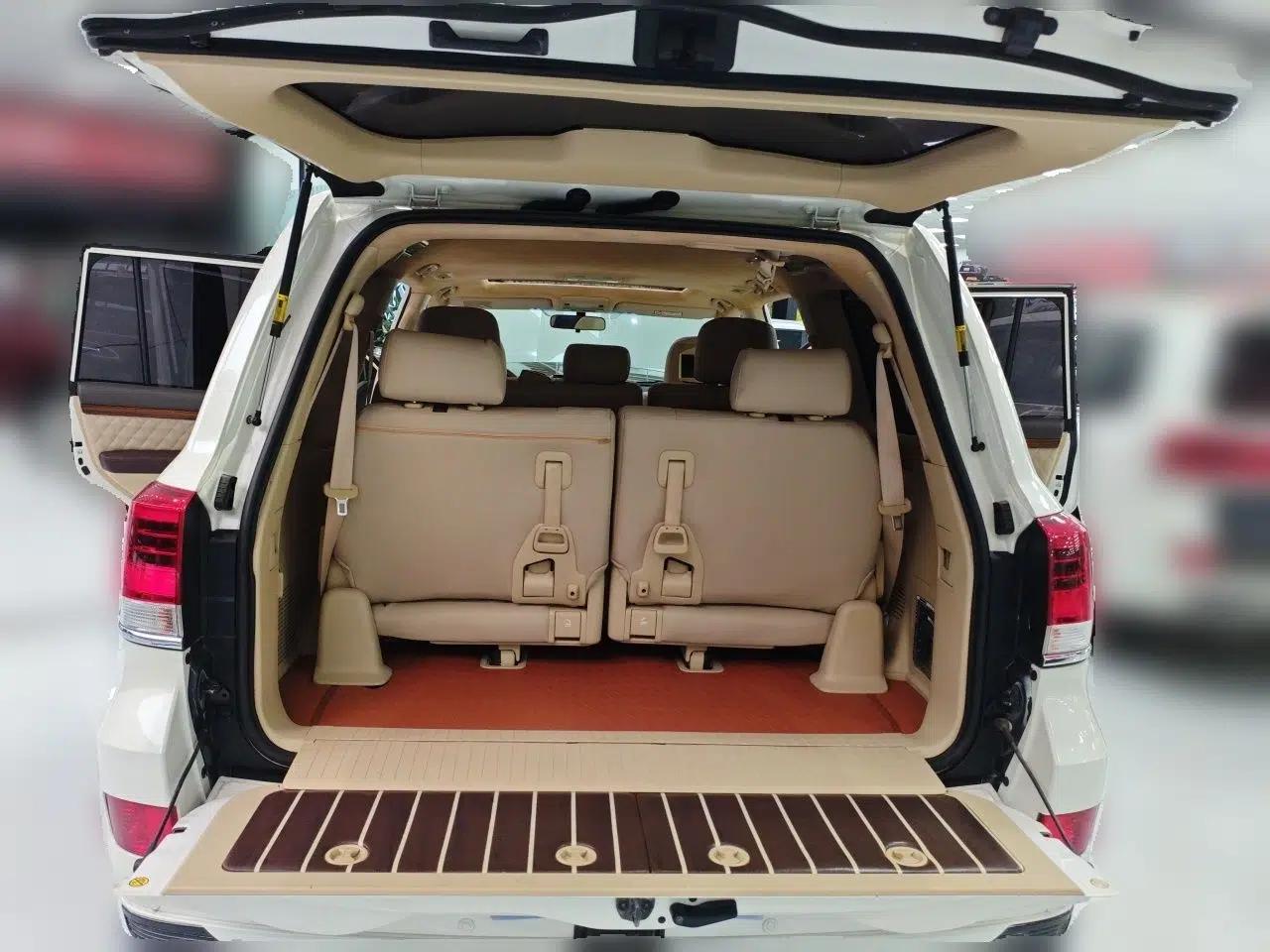 Toyota Land Cruiser 2016 Toyota Land Cruiser 4.0 Automatic Gasoline (8-Seater) — миниатюра 19
