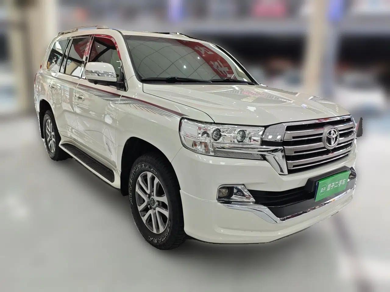 Toyota Land Cruiser 2016 Toyota Land Cruiser 4.0 Automatic Gasoline (8-Seater) — миниатюра 3