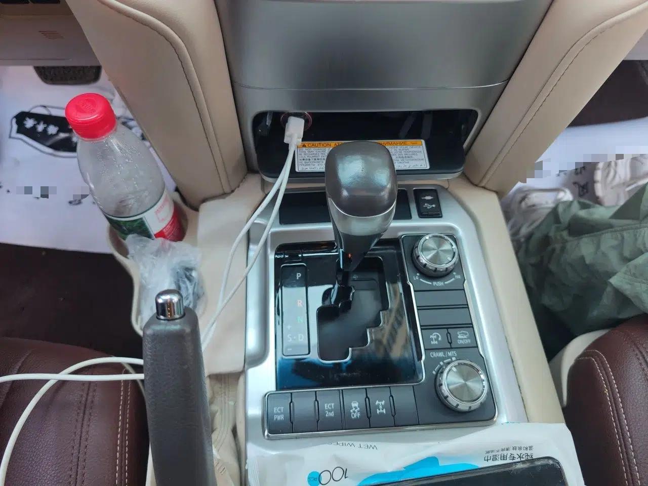 Toyota Land Cruiser 2018 5.7L VX-R Middle East — миниатюра 14