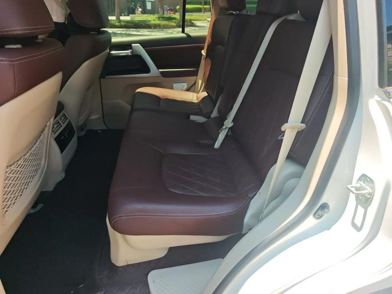 Toyota Land Cruiser 2018 5.7L VX-R Middle East — миниатюра 17