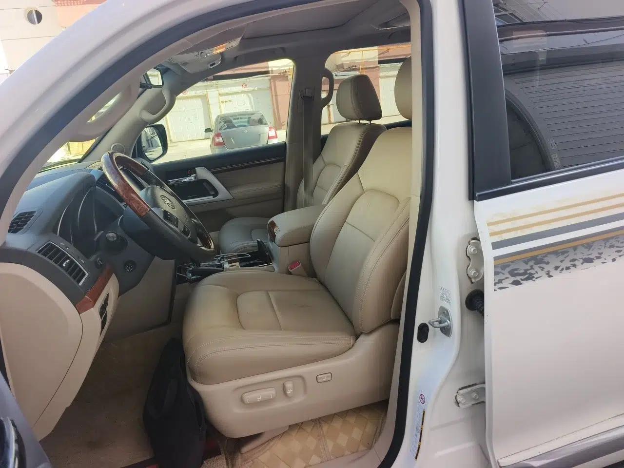 Toyota Land Cruiser 2012 4.6L Automatic VX-R — миниатюра 15