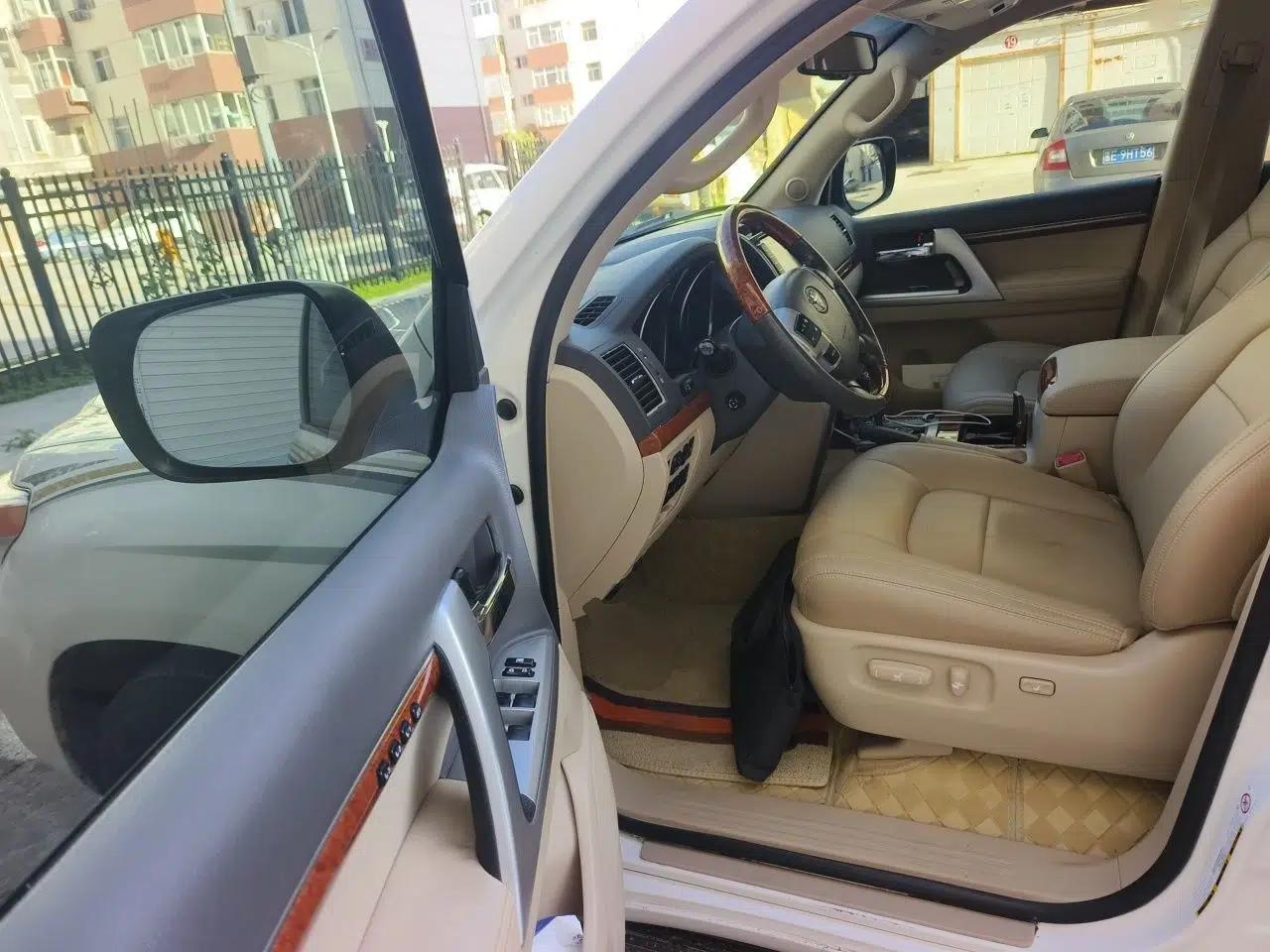 Toyota Land Cruiser 2012 4.6L Automatic VX-R — миниатюра 16
