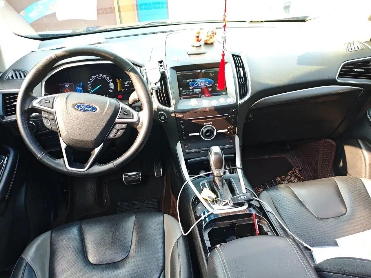 Ford Edge 2015 2.7T GTDi 4x4 Sporty 7-Seater — миниатюра 9
