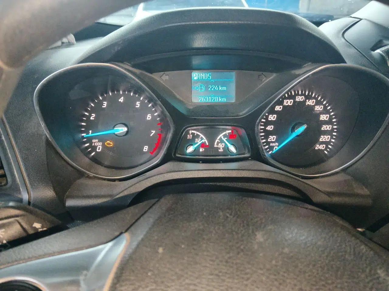 Ford Kuga 2015 1.5L GTDi Two-Wheel-Drive Comfort Model — миниатюра 11