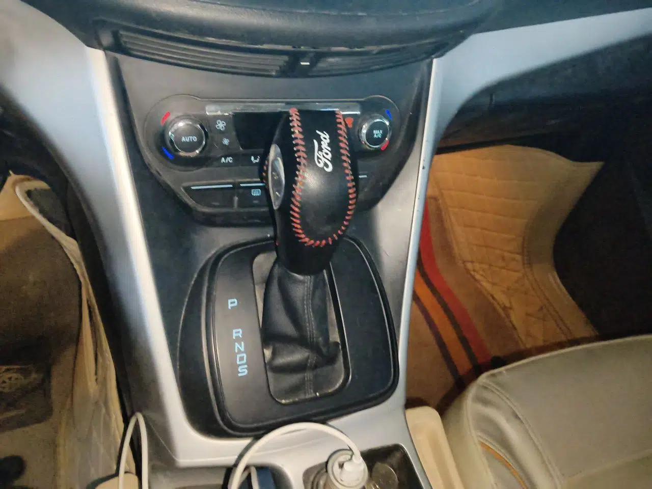 Ford Kuga 2015 1.5L GTDi Two-Wheel-Drive Comfort Model — миниатюра 14