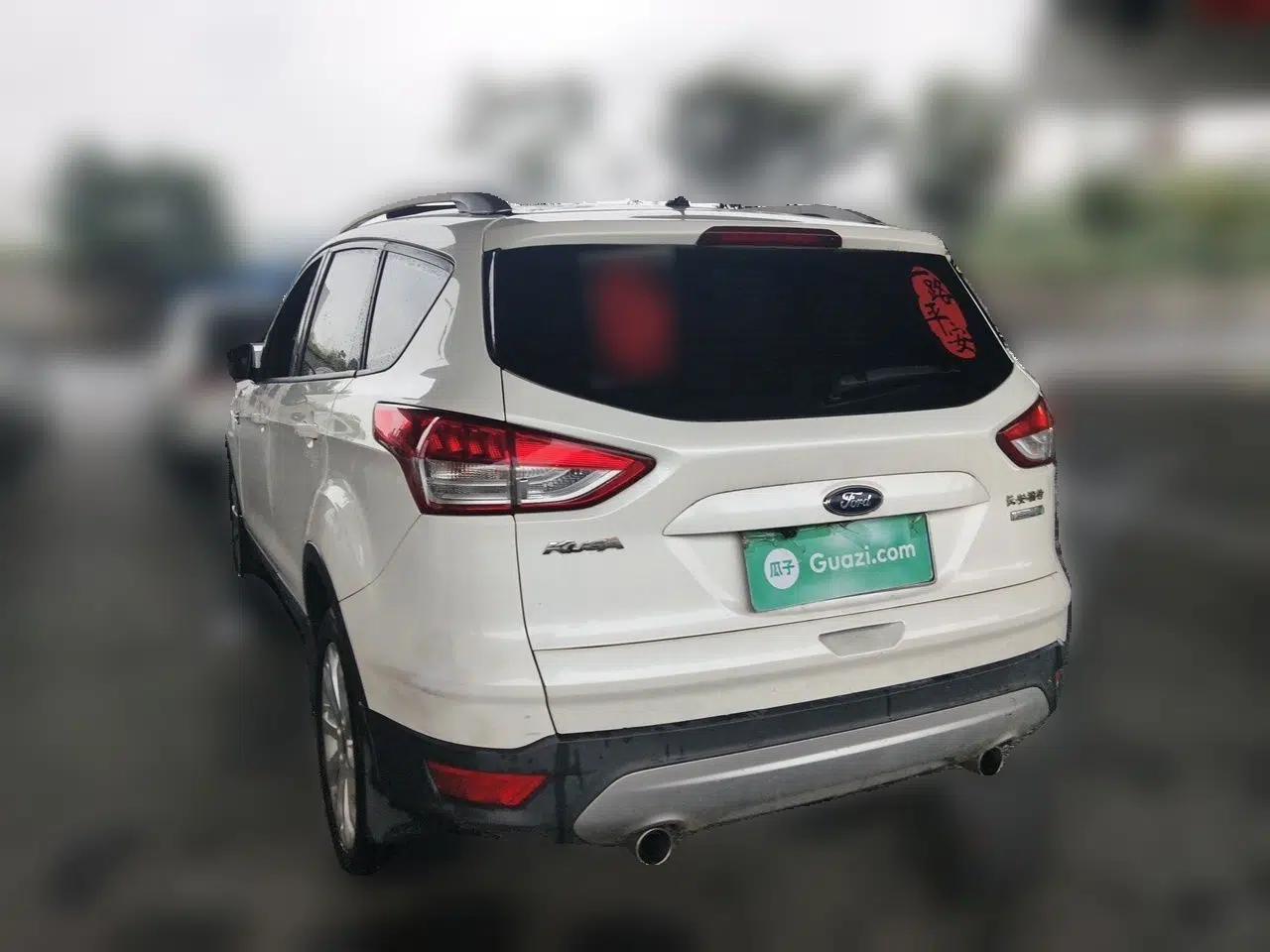 Ford Kuga 2015 1.5L GTDi Two-Wheel-Drive Comfort Model — миниатюра 4