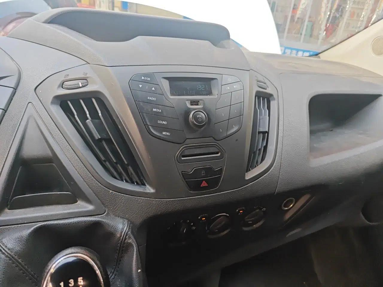Ford Transit 2021 2.0T Diesel Manual Advanced Commercial Traveler Mid-axle Mid-roof 7-Seater China VI — миниатюра 13