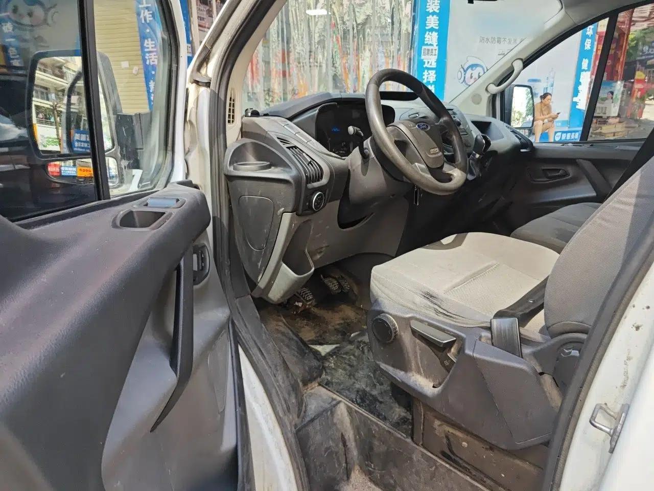 Ford Transit 2021 2.0T Diesel Manual Advanced Commercial Traveler Mid-axle Mid-roof 7-Seater China VI — миниатюра 16